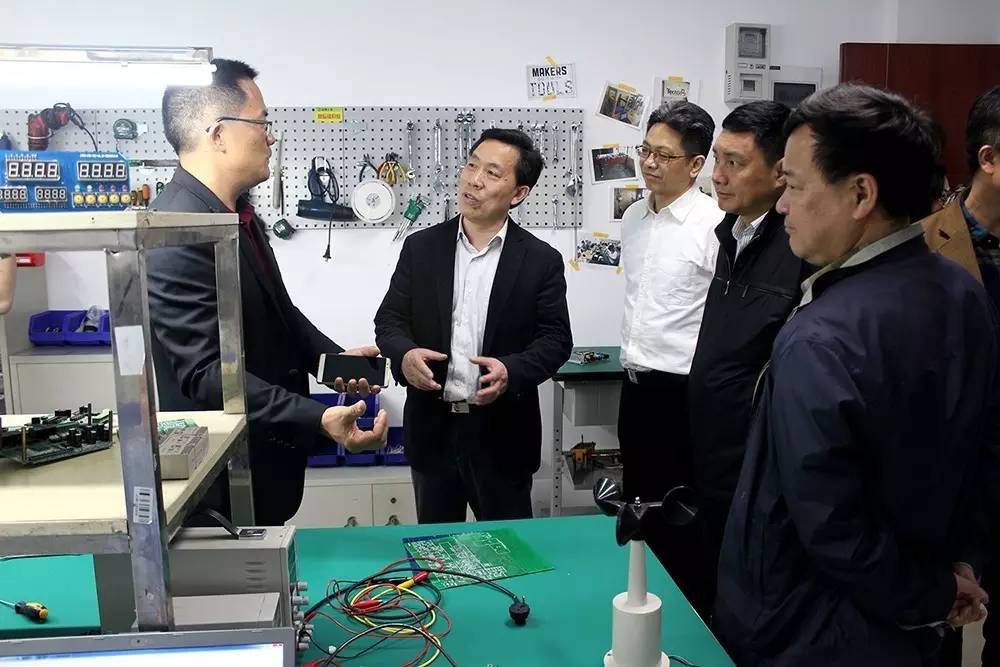 省政協(xié)副主席、科技廳廳長郭躍進蒞臨微特調(diào)研