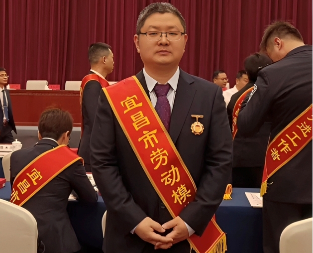 祝賀！微特工程師張艷波榮獲宜昌市“勞動模范”稱號